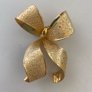 Giovanni Gold Bow Brooch